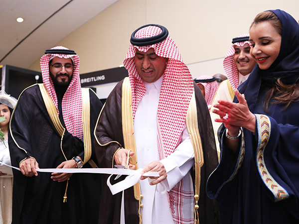صاحب السمو الملكي الأمير سلطان بن سعود بن محمد بن عبد العزيز آل سعود يفتتح "صالون الساعات الراقية"